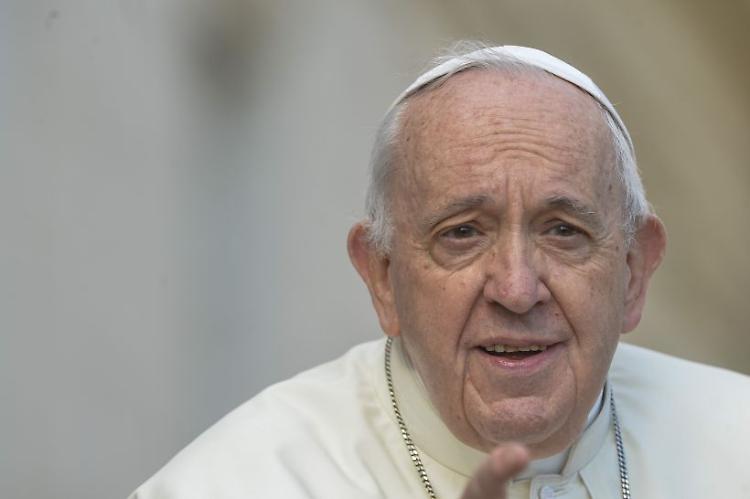 Medio Oriente, Papa "Armi si fermino, la guerra è una sconfitta"