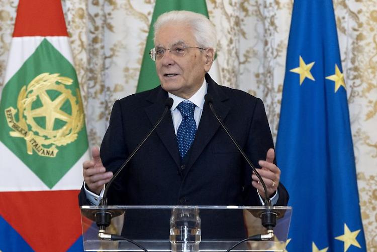 Mattarella "Il Paese guarda con fiducia ai vigili del fuoco"