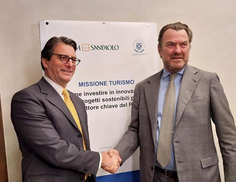 Intesa Sanpaolo, erogati in tre anni oltre 8 mld per il turismo