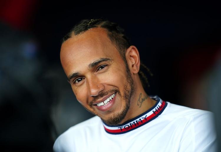 Hamilton alla Ferrari dal 2025 "È tempo di nuove sfide"
