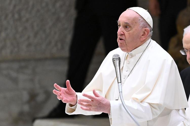 Papa "Dono pace giunga a popolazioni stremate da guerra e fame"