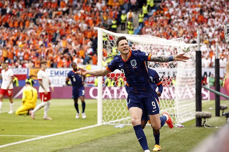 L'Olanda vince 2-1 in rimonta contro la Polonia