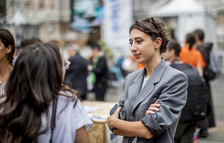 Madre Cecilia Sala "Sono soddisfatta dell'incontro con la Meloni"