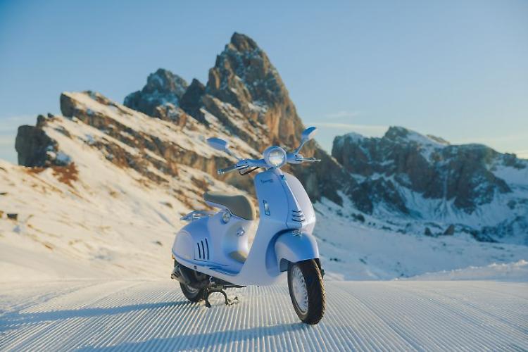 Vespa 946 Snake, eleganza glaciale in edizione limitata