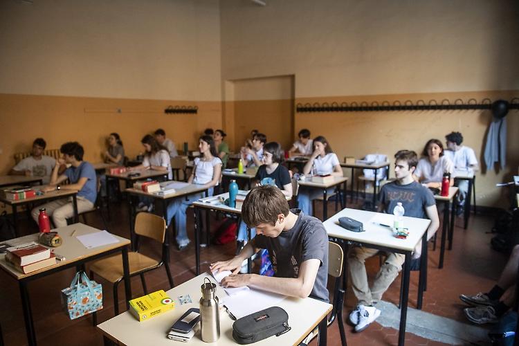 Maturit&agrave;, per 2^ prova latino al Classico e matematica allo Scientifico