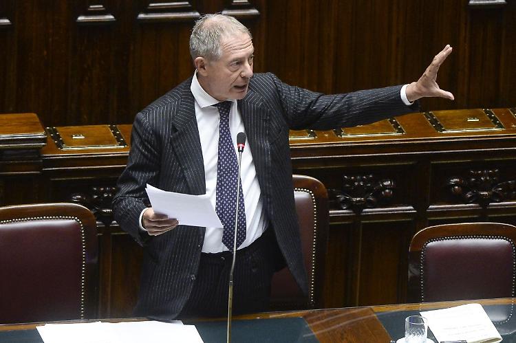 Auto, Urso "L'Ue faccia in fretta per evitare il collasso"