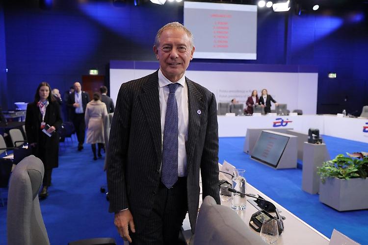 Ue, Urso "Dialogo con gli Usa per rispondere insieme a sfide globali"