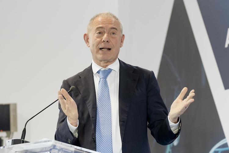 Urso "Sui dazi nessun accordo bilaterale, serve una risposta univoca dall'Ue"