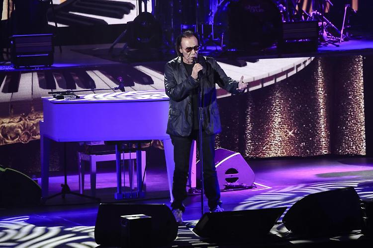 Sanremo, Venditti emoziona l'Ariston