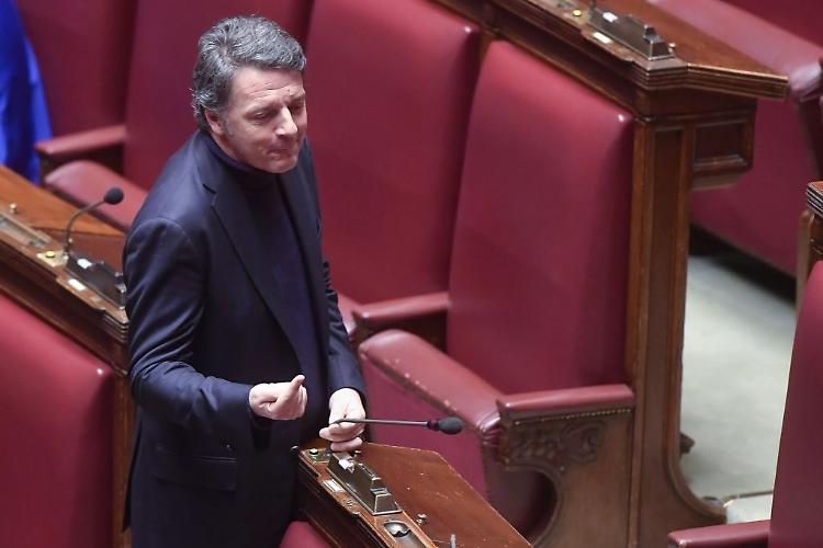 Caro bollette, Renzi "Arriva stangata, Meloni si volta dall'altra parte"