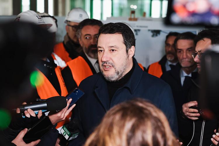 Ucraina, Salvini "Prima di mandare soldati essere certi di cosa si fa"