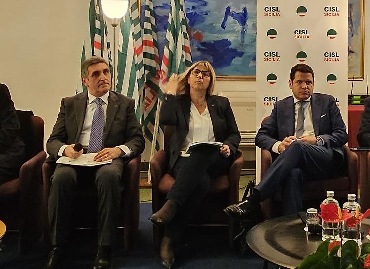 Fumarola "Non si faccia ricadere costo trasformazioni sui lavoratori"