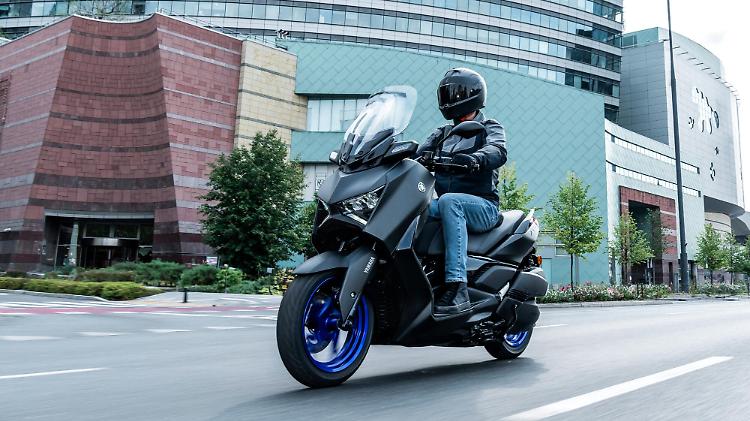 Yamaha presenta il nuovo scooter sportivo XMAX 300