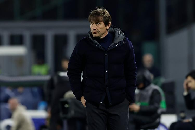 Conte "Ci aspettano 11 battaglie, bisogna tornare a vincere"