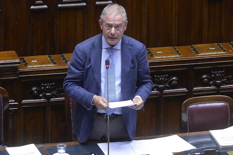 Automotive, Urso "Italia guida in Europa il fronte delle riforme"