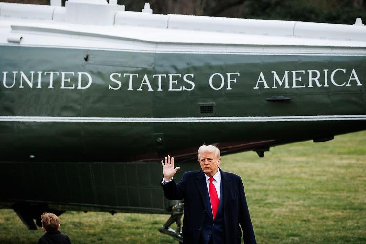 Ucraina, Trump "Parler&ograve; con Putin domani"