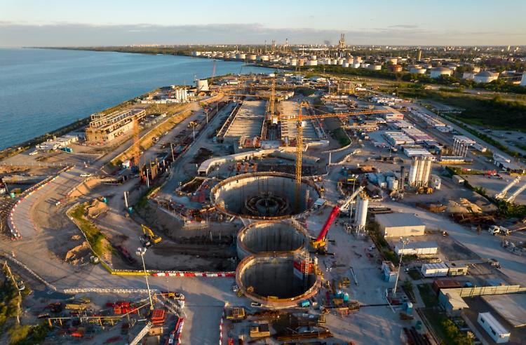 Acqua, 20 milioni di persone servite da impianti di dissalazione Webuild