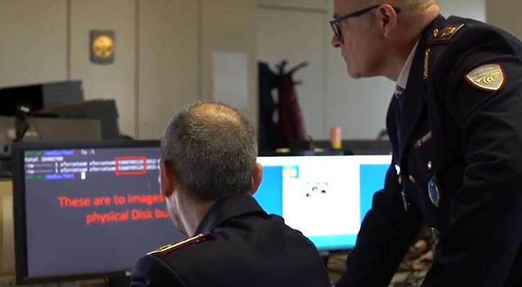 Pedopornografia online con "manuale" pedofilo, 15 indagati e 4 arresti