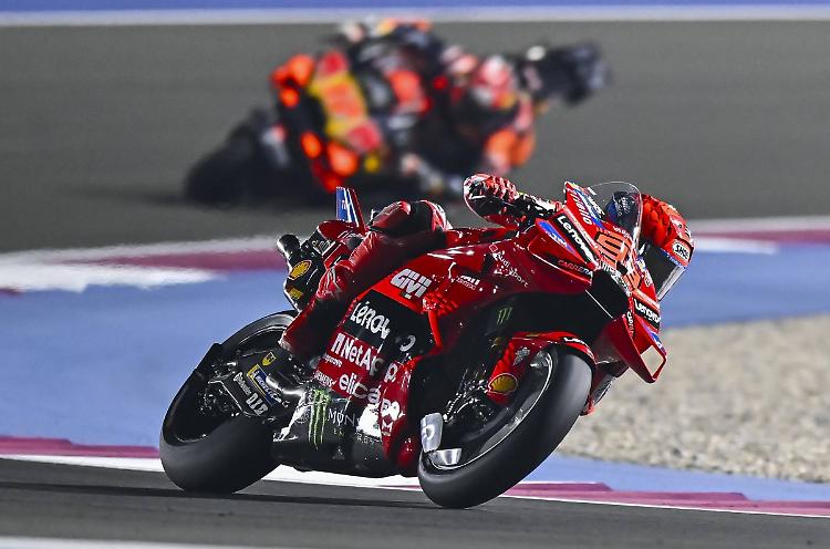 Marc Marquez vince anche in Qatar, preceduti Vinales e Bagnaia
