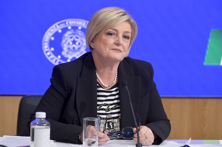 Lavoro, firmati i decreti attuativi per i Bonus Giovani e Donne