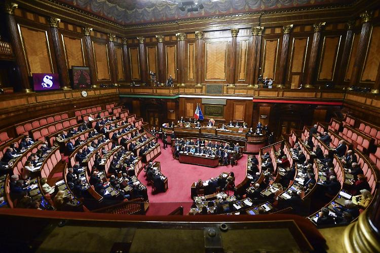 Via libera definitivo al decreto Bollette da 3 miliardi, &egrave; legge