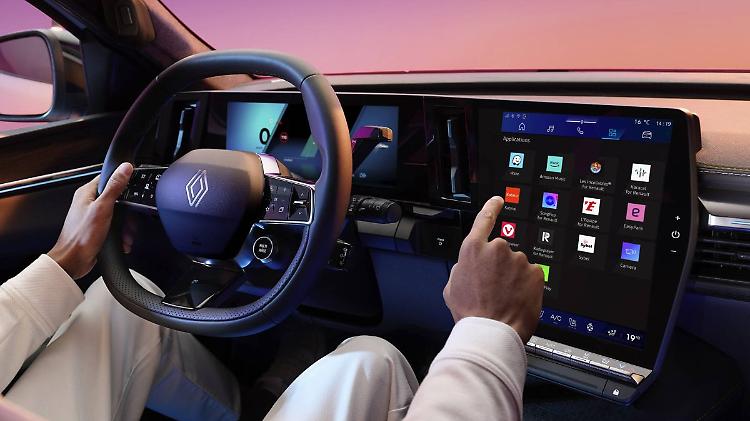 Nuove funzionalit&agrave; a bordo su Scenic E-Tech Electric