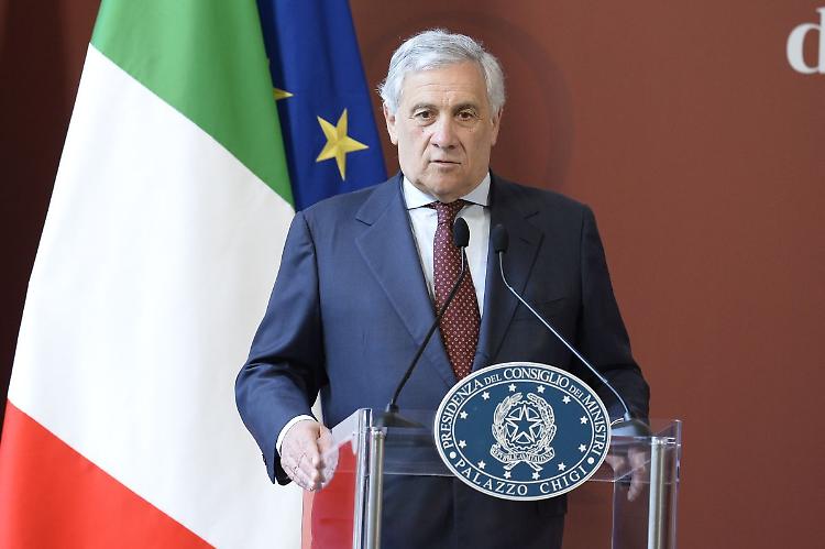 Tajani "Troppi focolai di guerra, il mondo ascolti Papa Leone XIV"