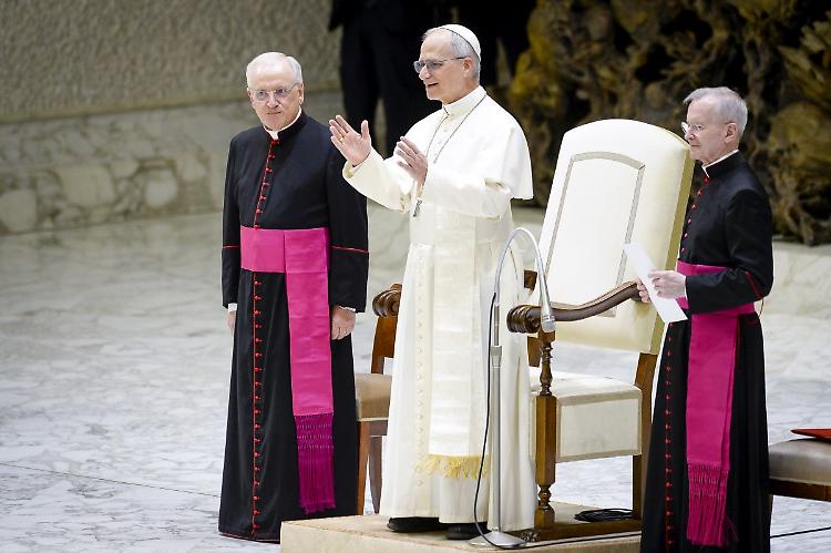 Papa "Tacciano le armi, Chiesa non si stancher&agrave; di ripeterlo"