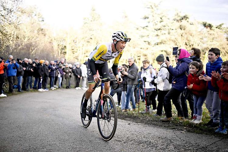 Plapp vince l'ottava tappa del Giro, Ulissi nuova maglia rosa