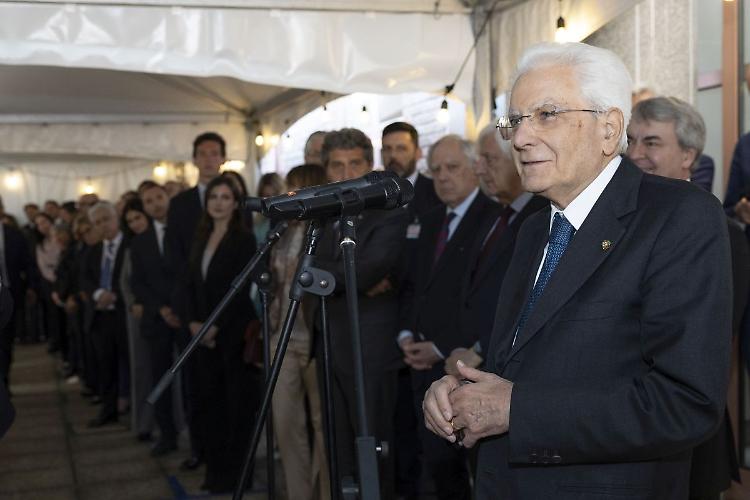 Mattarella "La vita dell'Italia strettamente intrecciata con l'Ue"
