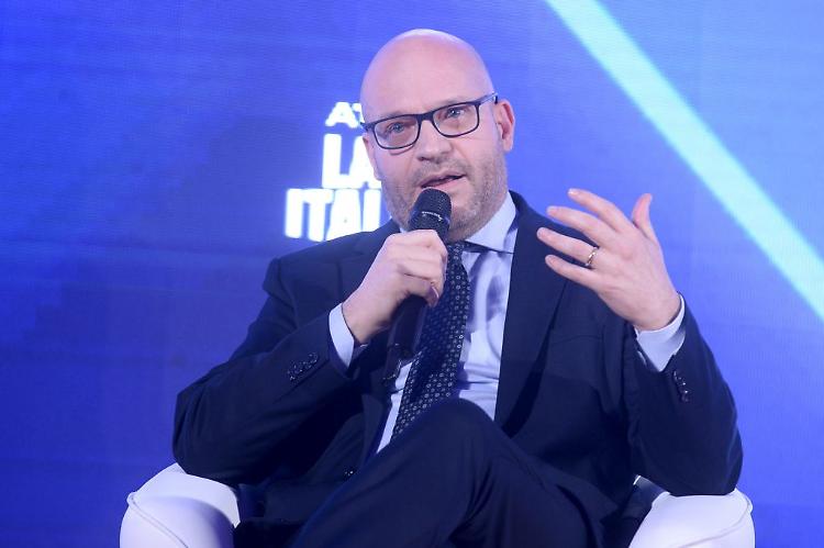 Fontana "Le scomparse di minori sono una piaga sociale atroce"