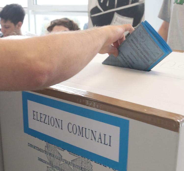 Comunali, exit poll: centrosinistra verso la vittoria a Genova e Ravenna