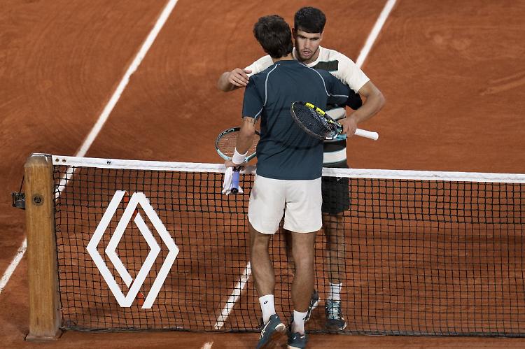 Musetti si ritira, Alcaraz in finale al Roland Garros