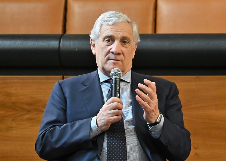 Iran, Tajani "Per i nostri connazionali non c'&egrave; nessun pericolo"