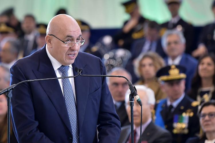 Crosetto "Si addestreranno in Sicilia i piloti degli F-35"