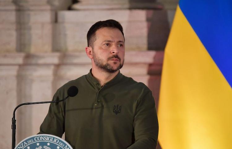 Zelensky "La Russia rifiuta la pace, sanzioni necessarie"