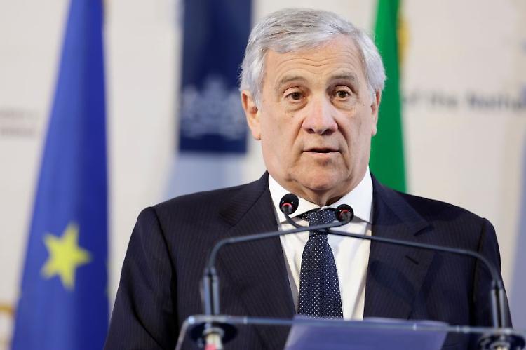 Dazi, Tajani "Ddobbiamo trattare a testa alta"