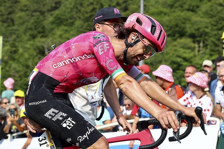 Simon Yates vince la decima tappa del Tour, Healy nuova maglia gialla