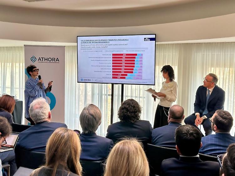 Athora Italia, gli italiani cercano protezione dalle spese impreviste