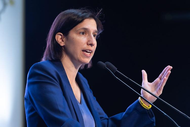 Ucraina, Schlein "Molto preoccupanti le oscillazioni di Trump su Putin"