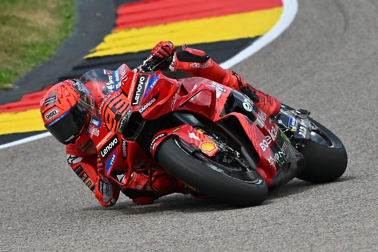 Marc Marquez vola nella practice di Brno, Martin 5&deg; al rientro