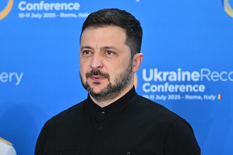 Ucraina, Zelensky approva la nuova proposta di legge anticorruzione