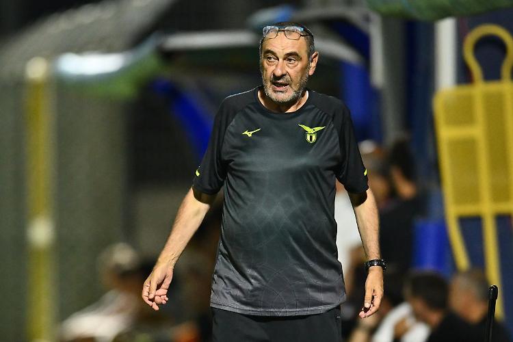 Sarri "Legato alla Lazio. Blocco mercato? Miglioreremo col lavoro"