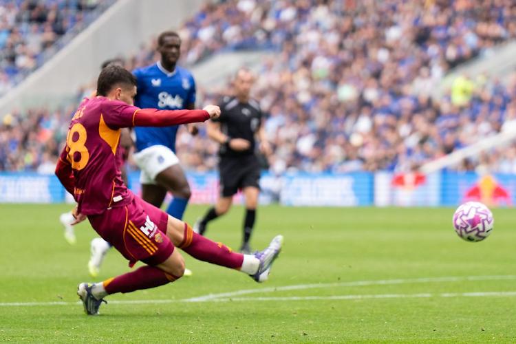 Vittorie in amichevole per Roma e Lazio, pari Milan col Leeds