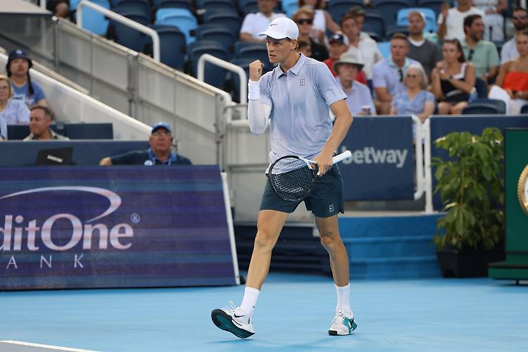 Sinner agli ottavi a Cincinnati, battuto Diallo in due set