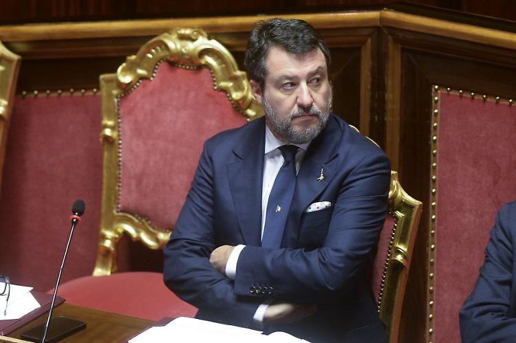 Salvini "In 9 mesi sulle strade 91 morti e 1.012 feriti in meno"