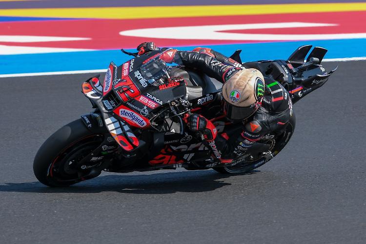 Bezzecchi domina il sabato di Misano: pole e sprint