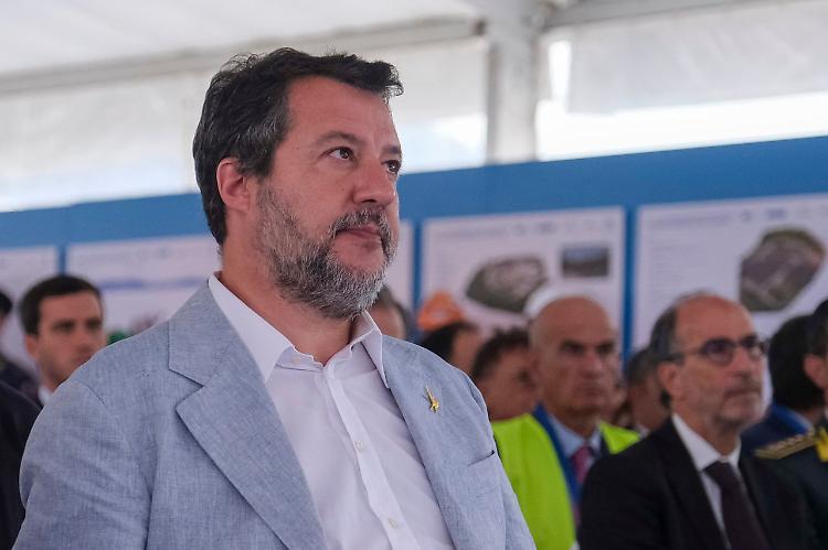 Salvini "Rivedere le regole Isee, in corso confronto in maggioranza"