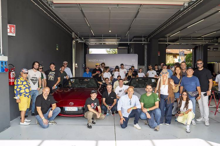 Mazda in pista al Minardi Day 2025 a bordo della MX-5