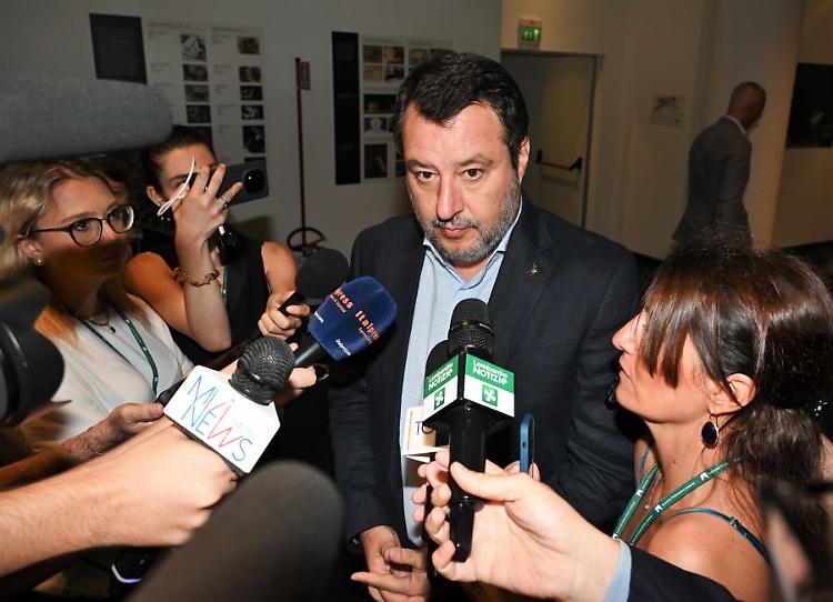 Salvini "Lo sciopero è illegittimo, sanzioni proporzionate ai danni"